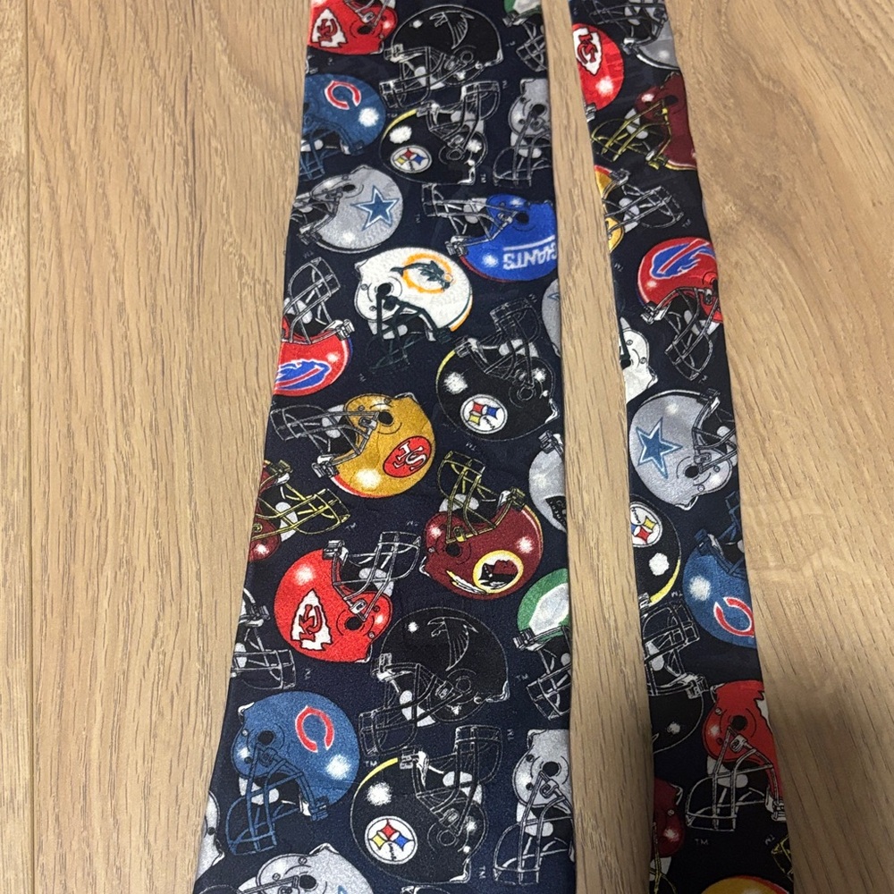 NFL Multi-Team Helmet Pattern Tie - Picture 3 of 4